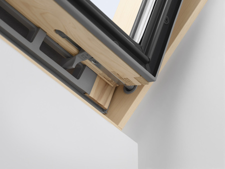 Kup mnie w pakiecie! Okno dachowe VELUX GLL MK06 1061B z kołnierzem EDZ 1000 do pokryć falistych, w kolorze RAL 7043