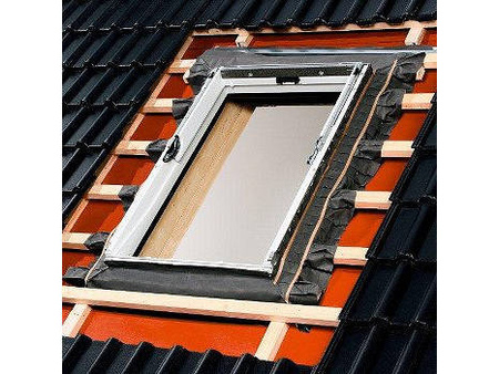 Kołnierze uszczelniające VELUX EDS 1000 z izolacją przeciwwilgociową BFX, do pokryć płaskich, w kolorze RAL 7043 (szarografitowy)