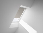Rolety zaciemniające VELUX RHZ na haczykach