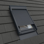 Roleta zewnętrzna FAKRO ARZ KOMFORT Z-WAVE, sterowana elektrycznie z napędem 15V, w kolorze RAL 7016 (antracyt) || Najniższa cena z 30 dni przed obniżką: 1838,50 zł