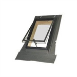 Wyłazy dachowe FAKRO WSZ z kołnierzem do pokryć profilowanych w kolorze RAL 7022 (szarobrązowy)