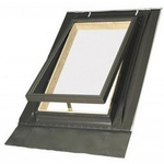 Wyłazy dachowe FAKRO WGT z kołnierzem uniwersalnym do pokryć płaskich i profilowanych, z oblachowaniem zewnętrznym w kolorze RAL 7022 (szarobrązowy)