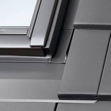 Kołnierz kombi VELUX EKT 0001F - element skrajny lewy z rynną zespalającą a=12 cm