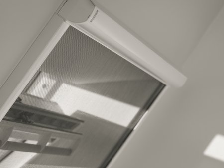 Moskitiera VELUX ZIL z białymi prowadnicami