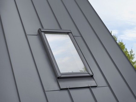 Okna dachowe VELUX GLU 0064 górne otwieranie, pakiet 3-szybowy z redukcją hałasu zewnętrznego i powłoką łatwozmywalną